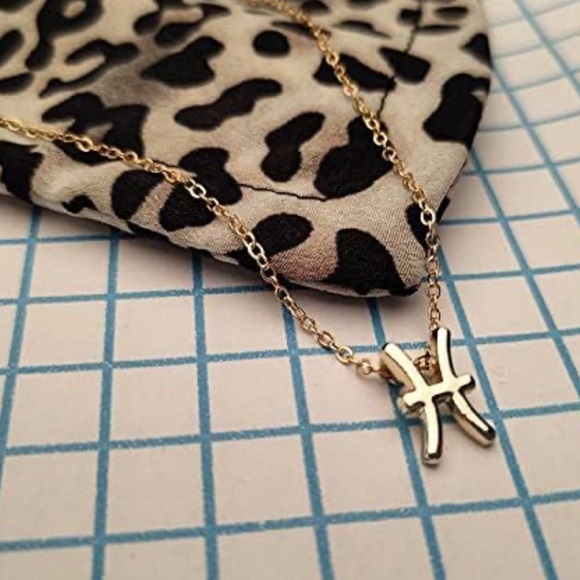 Pisces ♓️ Zodiac Necklace Gold Jewelry Pendant Horoscope Pisces - Picture 2 of 7